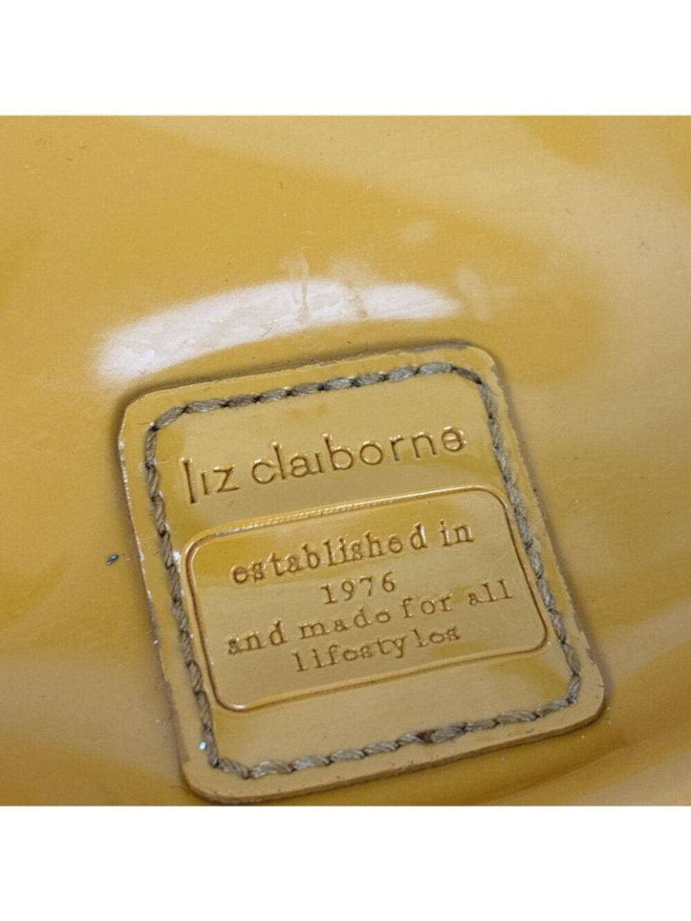 Liz Claiborne Vintage Yellow Gold Patent Leather Large Shoulder Tote & Accessory - Picture 3 of 15